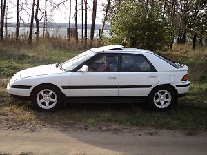 Отзыв Mazda 323F 1990