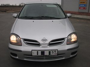 Отзыв Nissan Almera Tino 2000