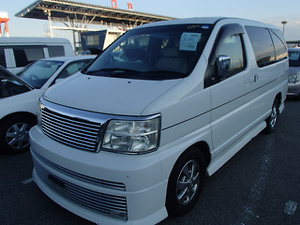 Отзыв Nissan Elgrand 2000