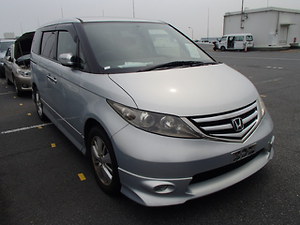 Отзыв Honda Elysion 2007