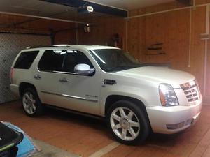 Отзыв Cadillac Escalade 2011