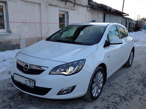 Отзыв Opel Astra 2012