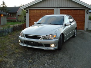 Отзыв Lexus IS 2000