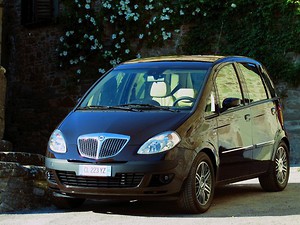 Фото каталог авто Lancia Musa, фото 1