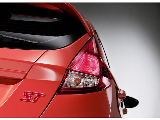 Фото Пятидверный концепт Ford Fiesta ST, фото 5