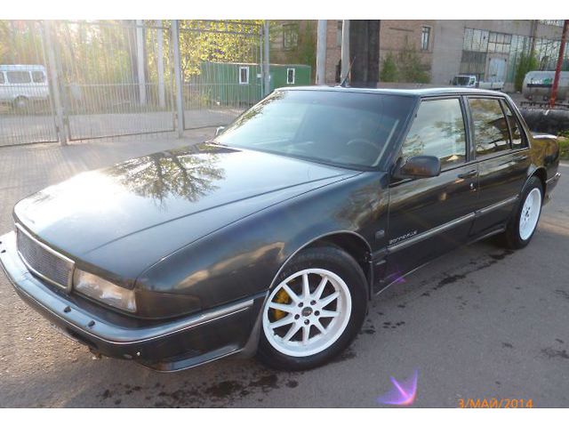 Pontiac Bonneville  Псков 1989 1