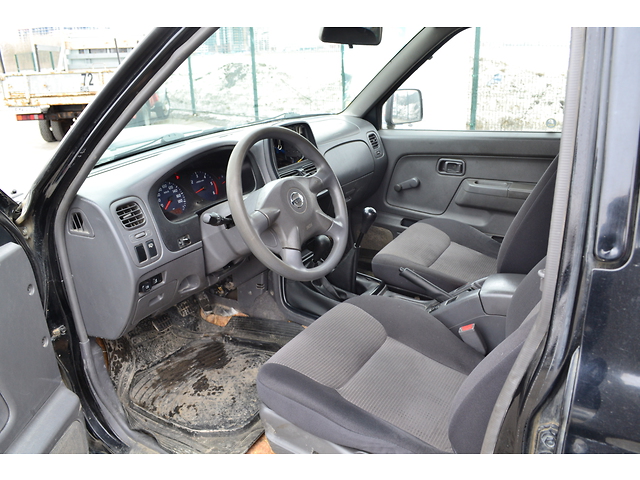 Nissan NP300  Тюмень 2010 1